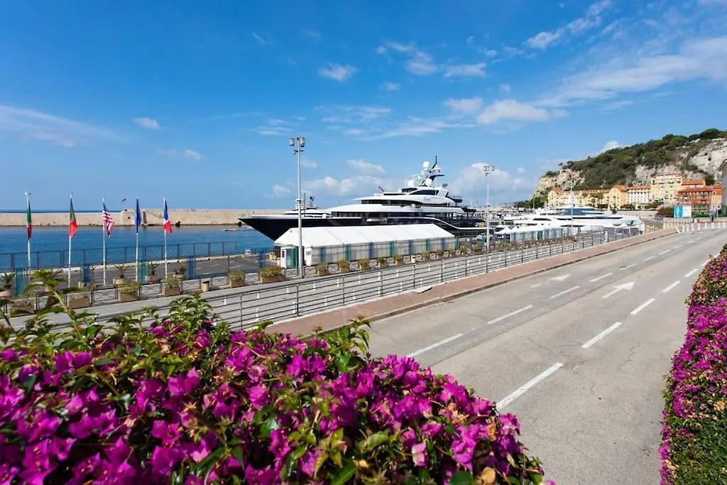 #44 1 Bdr Flat Cap Ac Balcony 5Mins Walk To Beach Nice